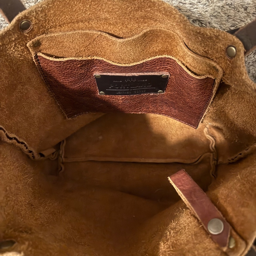Portland Leather Rich Brown Tote - Picture 5 of 8